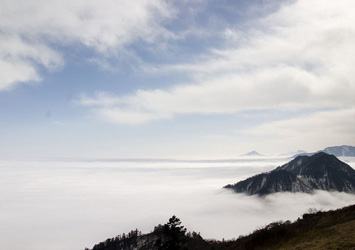 西嶺雪山圖片