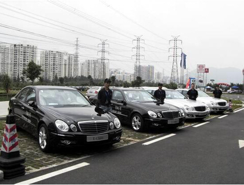 成都豪景租車(chē)彎道超車(chē) 逆襲成都租車(chē)市場(chǎng)