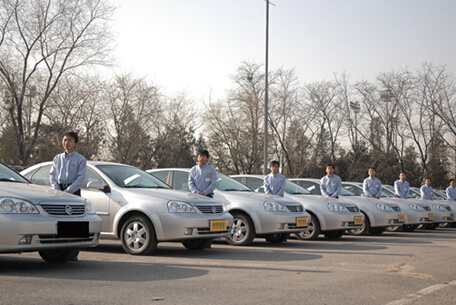 成都雙流機(jī)場(chǎng)租奔馳車去那